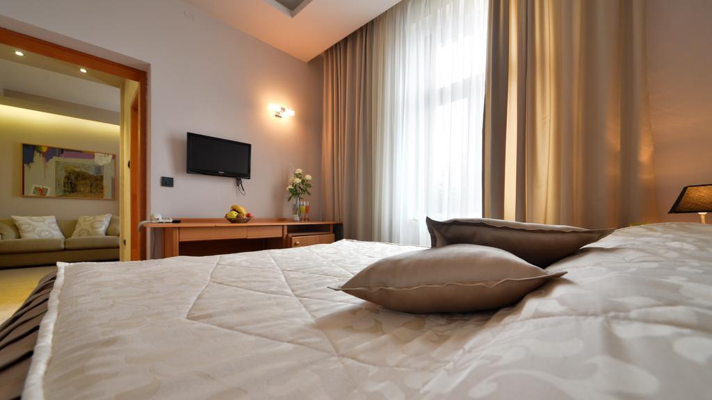 Hotel Zelengora Kragujevac Esterno foto